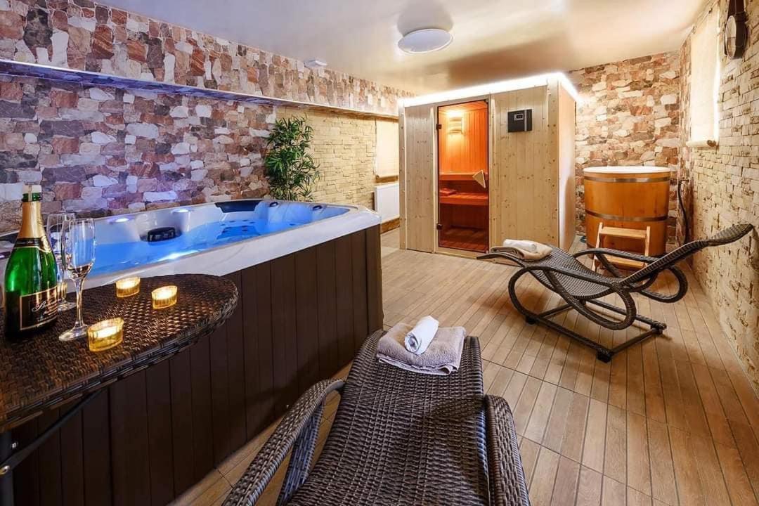 Wellness Apartmany Andrea Zdikov Ngoại thất bức ảnh
